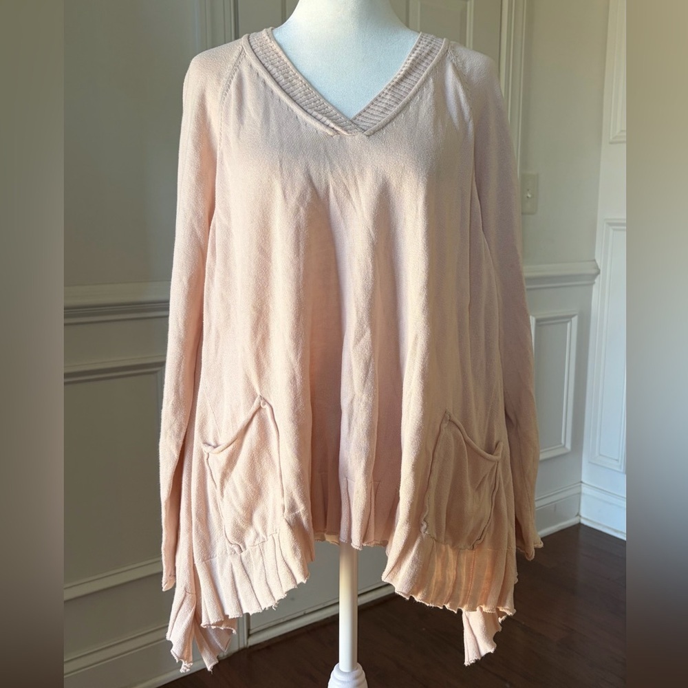PLANET Women's V-Neck Blush Pink Top Size Medium